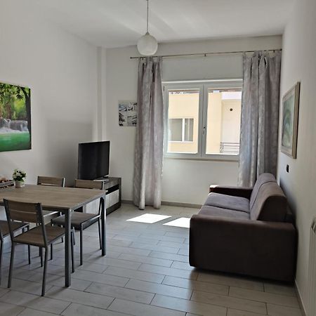 Casa Trezza Lägenhet Latina Exteriör bild