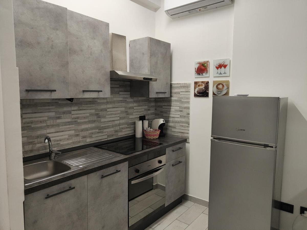 Casa Trezza Lägenhet Latina Exteriör bild